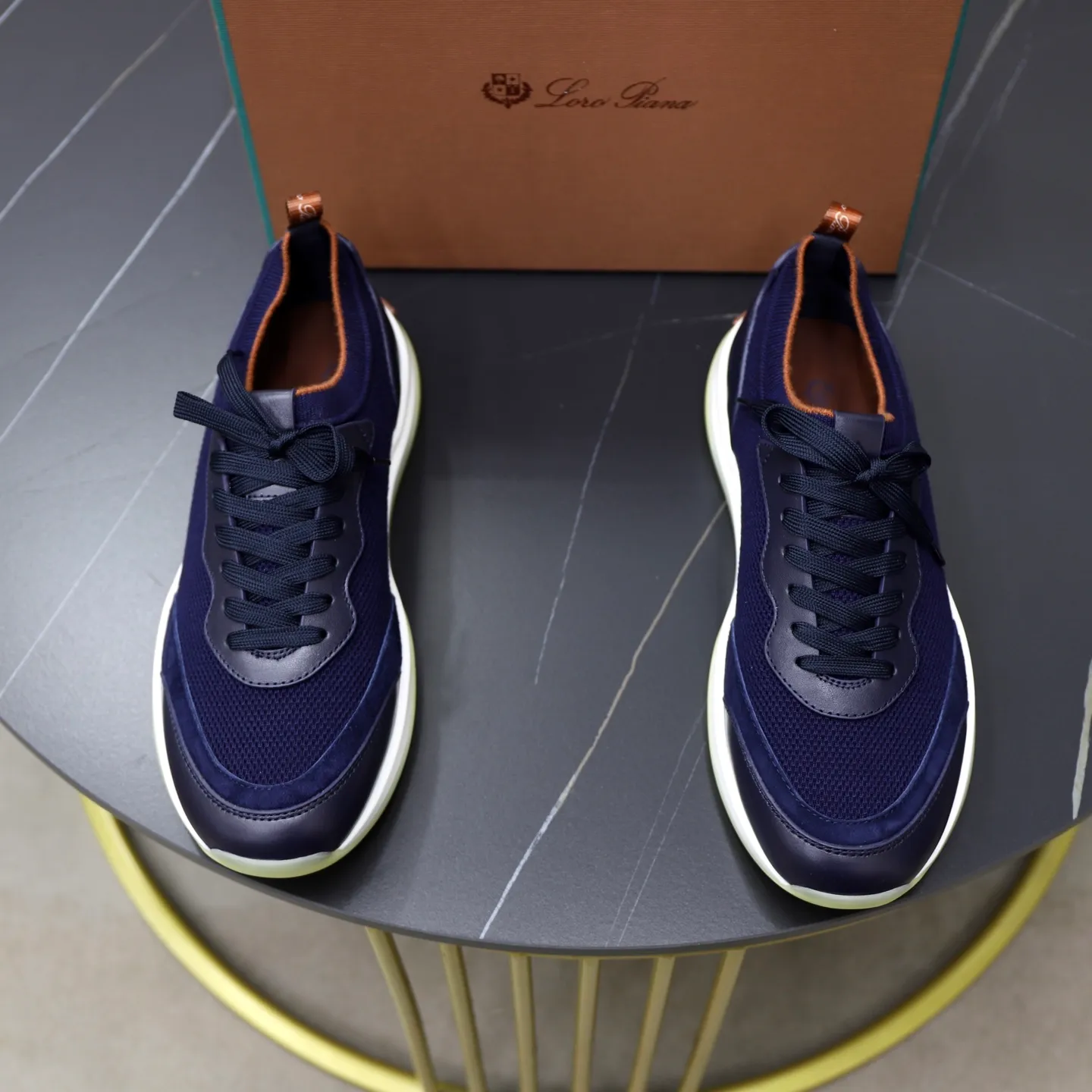 Factory price: 💰620 Loropiana LP men's shoes ♞size; 38-44 "45.46 customization" cowhide stitching and cowhide feet. It is really easy to wear, lazy, relaxed, casual, perfect comfort, and there are many color choices, and they all look good with clothes. Is it true that Loropiana can bring social value? “Loropiana is the best thing money can buy”
